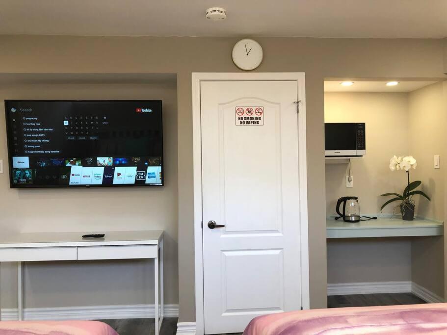 Entire Basement With 3 Bedrooms Niagara Falls Exteriör bild