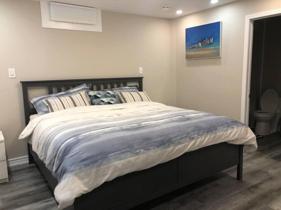 Entire Basement With 3 Bedrooms Niagara Falls Exteriör bild